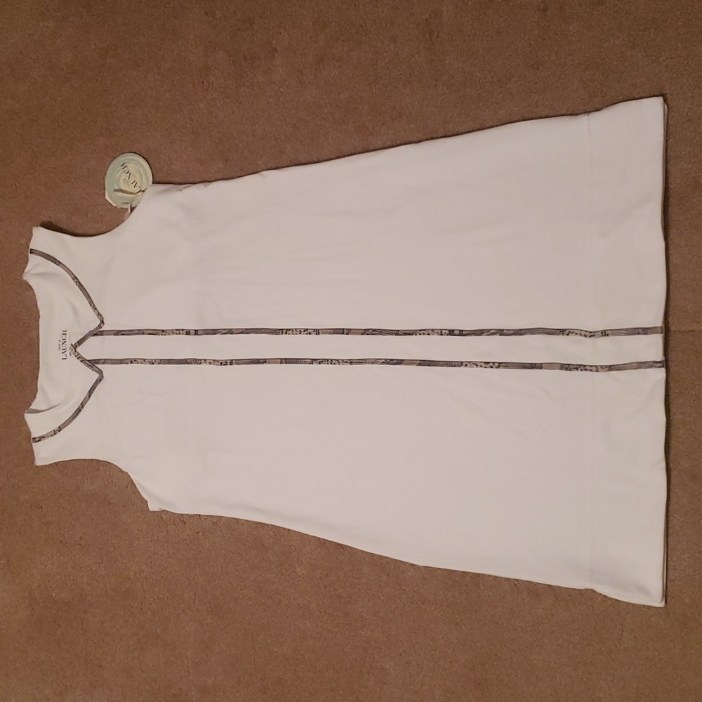 NWT Out 2 Launch Women's 2 Piece White Silhouette Dress and Shorts Golf …